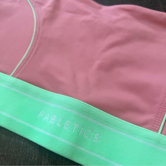 NWT Fabletics Medium Impact Pink/Lime Sports Bra Small - Picture 3 of 5